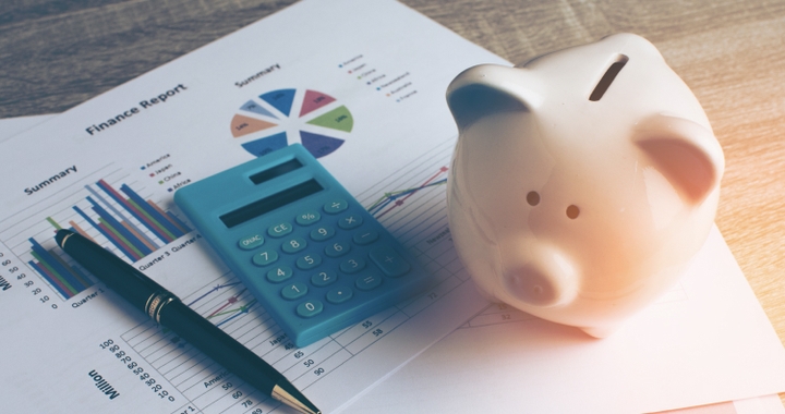 Calculator and coin saver to represent the cost saving nature of intermodal transportation with Shipa Freight