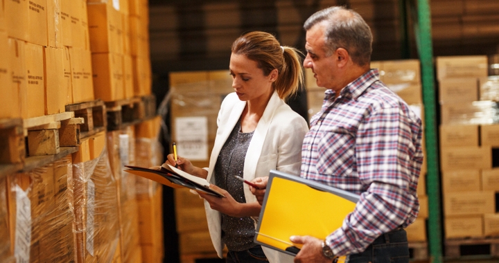 two people doing the pre shipment inspections