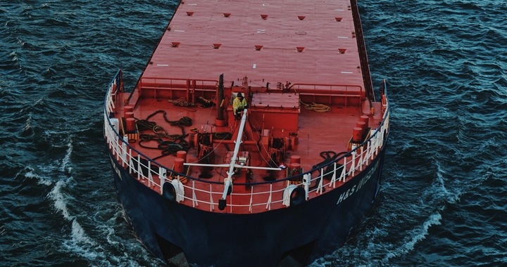 Cargo ship representing shipping out-of-gauge cargo with Shipa Freight.