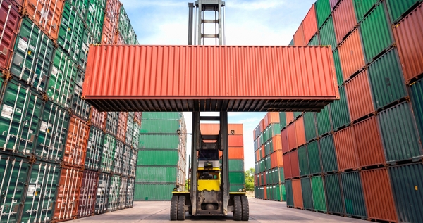 40 foot high cube container being carried through a container port for container shipping with Shipa Freight