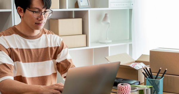 Person checking the different types of suppliers.